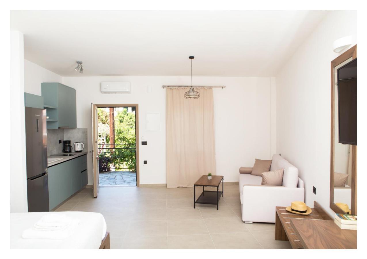 Le Quartier Comfy Studios Parga Exterior photo